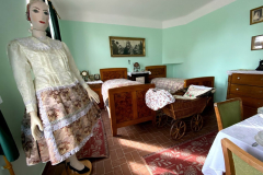 Hagyományőrző gyűjtemény az emeleten